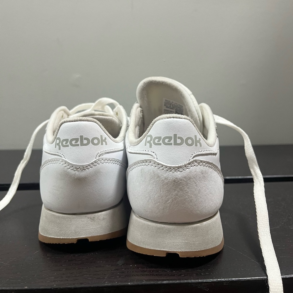 Reebok White Leather Sneakers with Gum Sole 6.5 - Picture 4 of 6